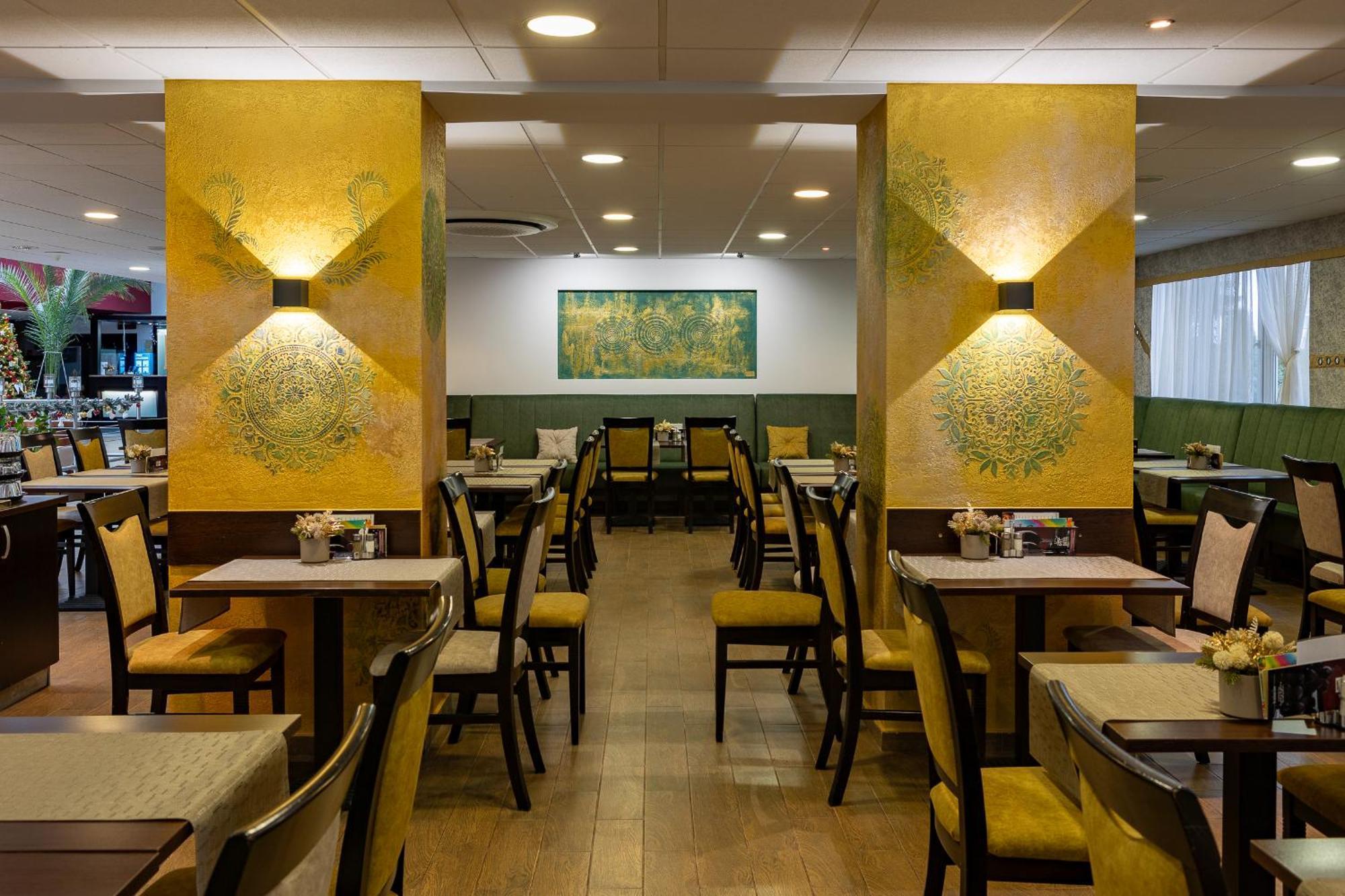 Art Hotel Superior Zalakaros Luaran gambar