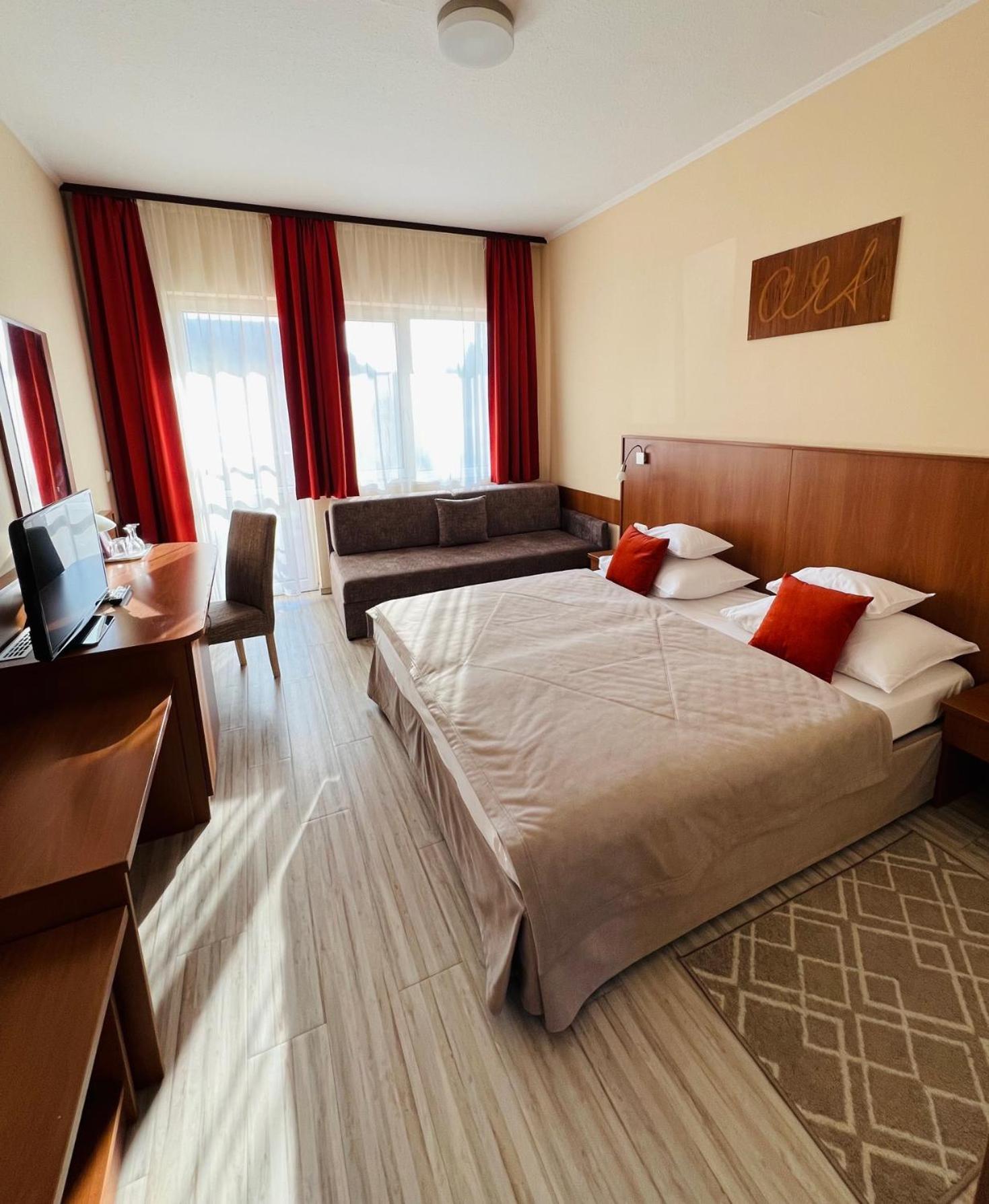 Art Hotel Superior Zalakaros Luaran gambar