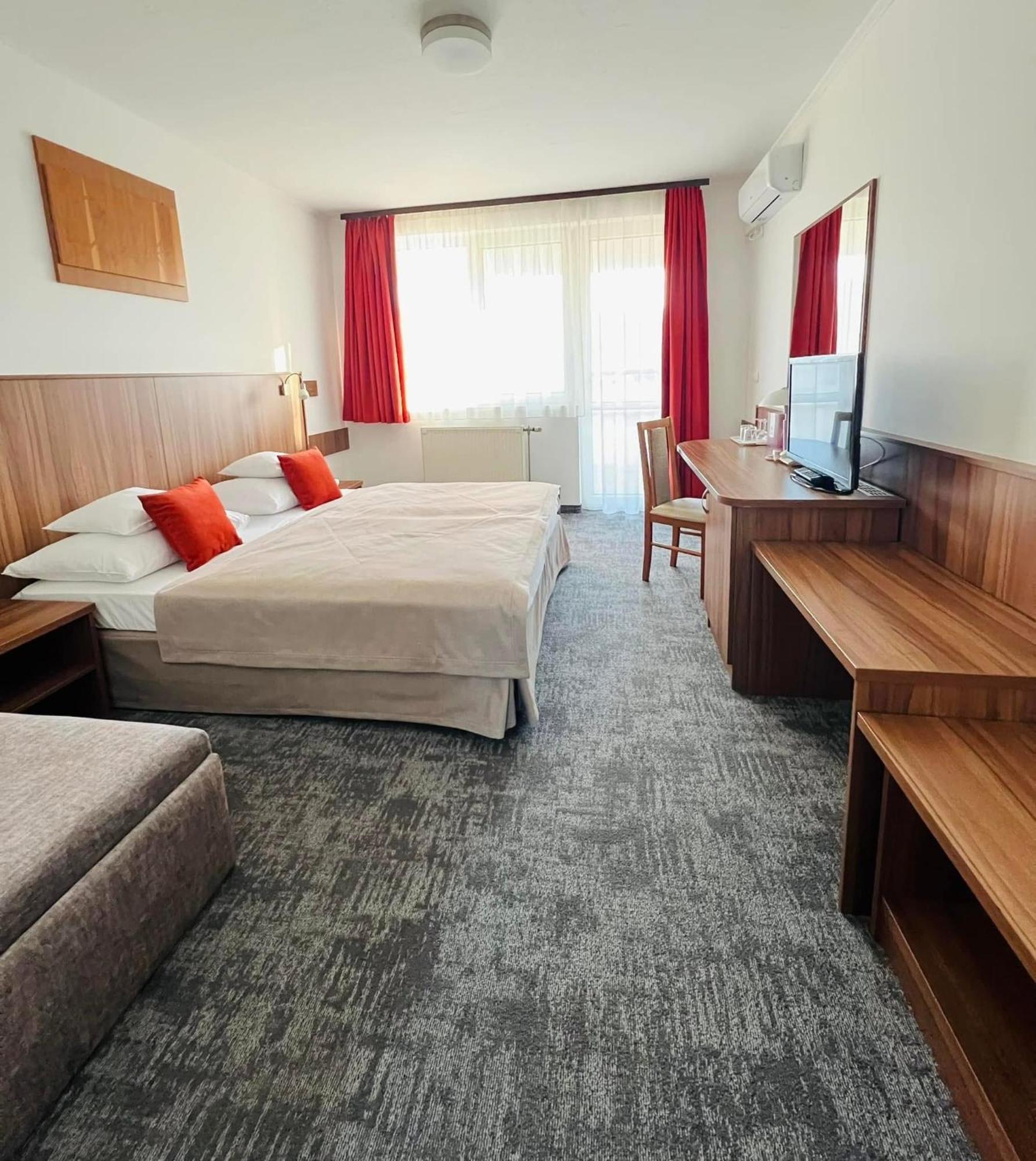 Art Hotel Superior Zalakaros Luaran gambar